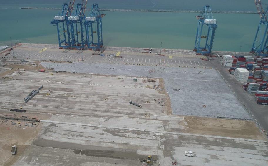 In Ghana, the expansion works at the Port of Tema are progressing rapidly, led by Eiffage Civil Marine Engineering.
